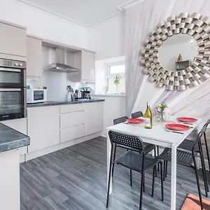 Pass The Keys Spacious 3 Bedroom In Trendy Canton! Cardiff