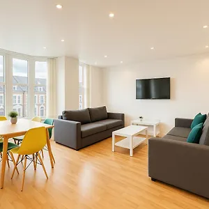Duplex For Up To 13 Near Centre Cardiff